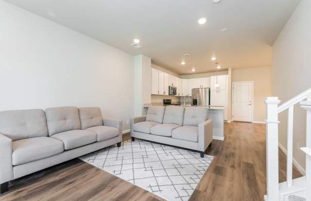 *$300 off first month's rent if lease is signed by 10/23/2026*  Beautiful 3 Bed, 2.5 Bath Townhome Gallery 3
