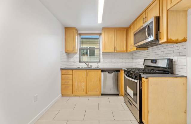 Burbank Plaza Townhomes Gallery 4