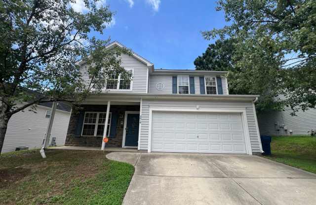 Charming 4BD, 2.5BA Durham Home with a Bonus Sun-Room  Fenced In Yard Only 10 Minutes Away from Downtown Durham photos photos