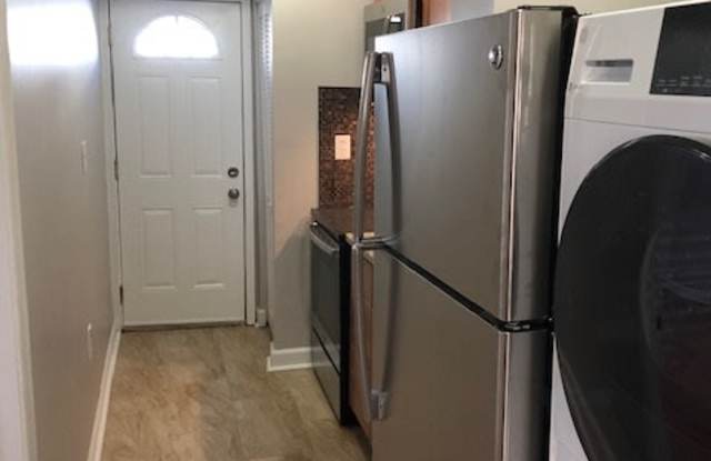 830 18th Street, N.E, Unit# B Gallery 3