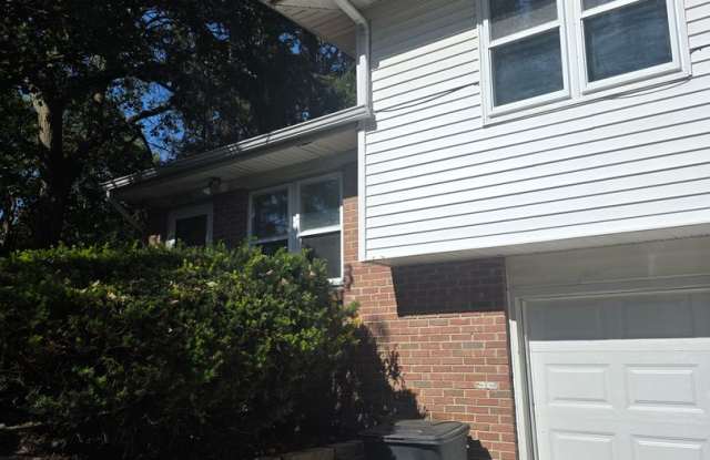 Very spacious and updated two bedroom home in Weston Gallery 1