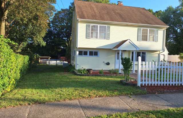 132 Wepawaug Drive Gallery 4