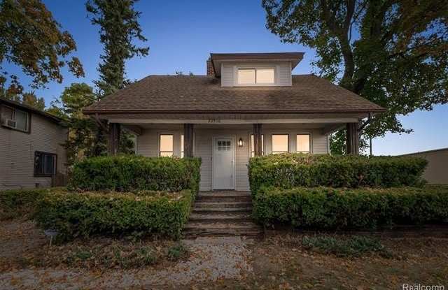 20910 Collingham Avenue photos photos