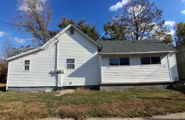 903 Jewell St - 903 Jewell Street, Danville, IL 61832