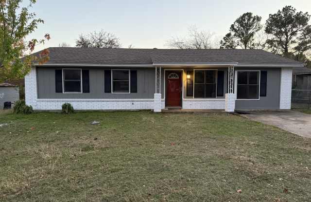 3601 Dana Drive - 3601 Dana Drive, Durant, OK 74701