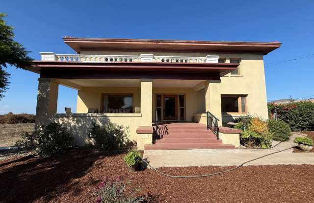 Spacious Somis Country Estate – 4+3 4,000 Sq. Ft. of Timeless Charm photos photos