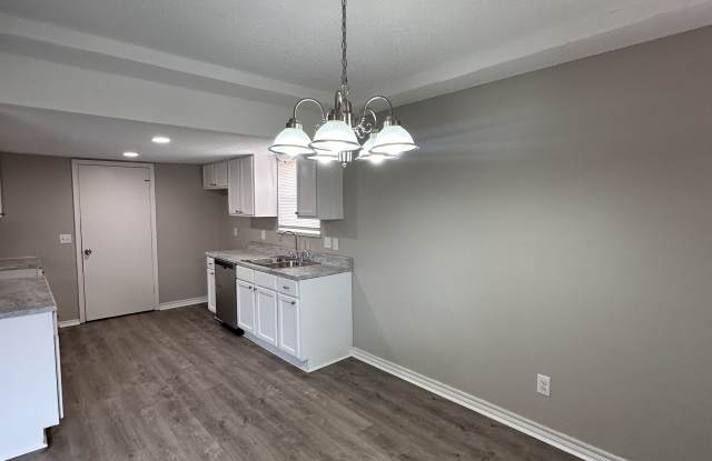 4700 Clendon Way Gallery 4