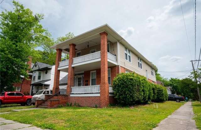 4500 Newport Avenue photos photos