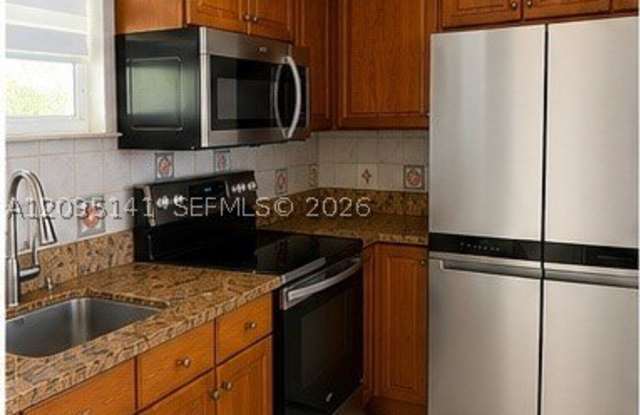 10300 Coral Way photos photos