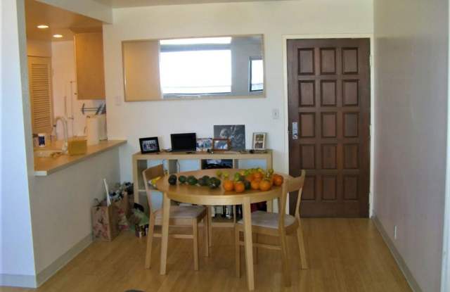6201 Ocean Front Walk #4 Gallery 4