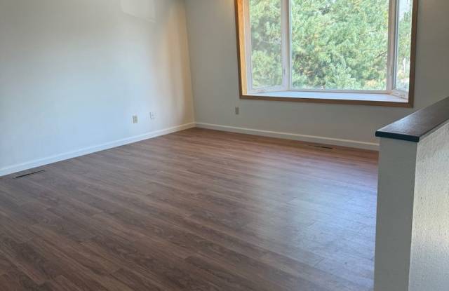 4 Bd/2.5 Ba Home on Military Hill Gallery 3