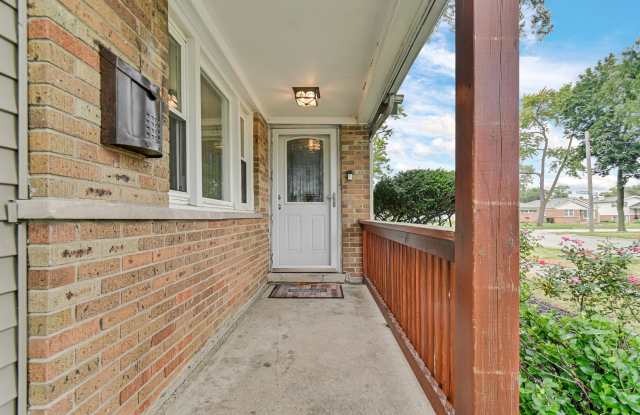 14901 Michigan Avenue Gallery 3