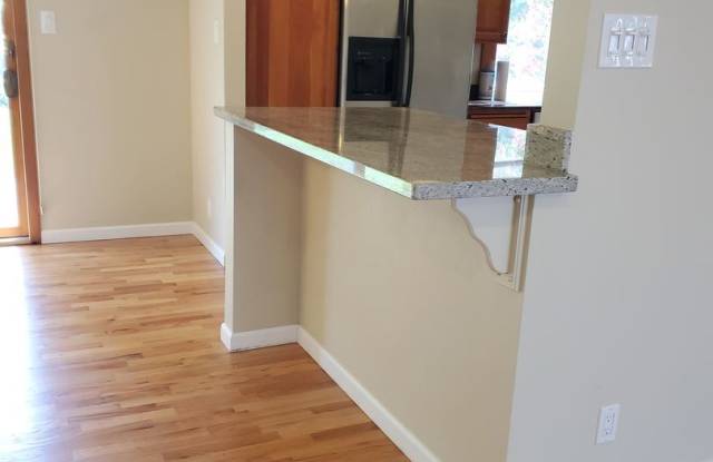 1927 168th Ave NE Gallery 4