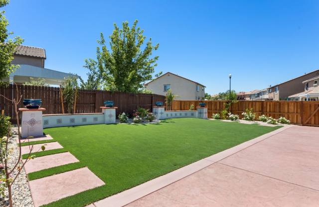 5000 Glenwood Springs Way Gallery 3