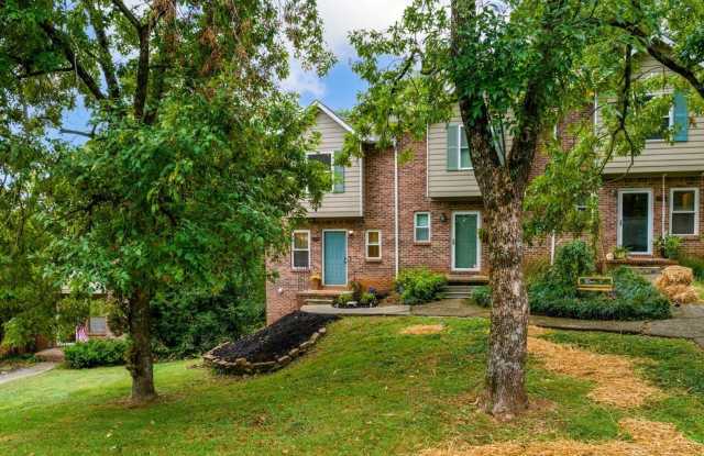 2BR/ 1.5BA 1 Car Garage Townhouse W. Knox - 644 Shadywood Lane, Knox County, TN 37923