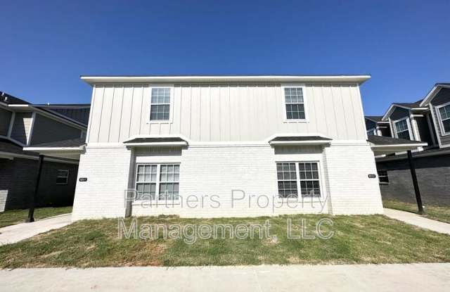 823 South Amarillo Avenue - 2 - 823 South Amarillo Avenue, Fayetteville, AR 72704