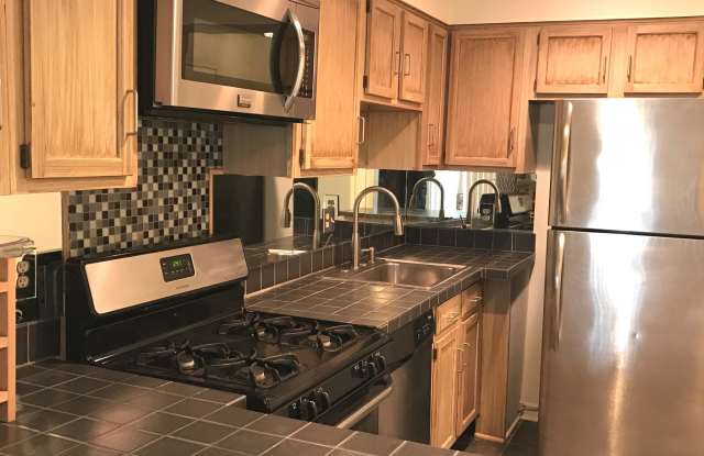1336 1/2 L STREET SE Gallery 3