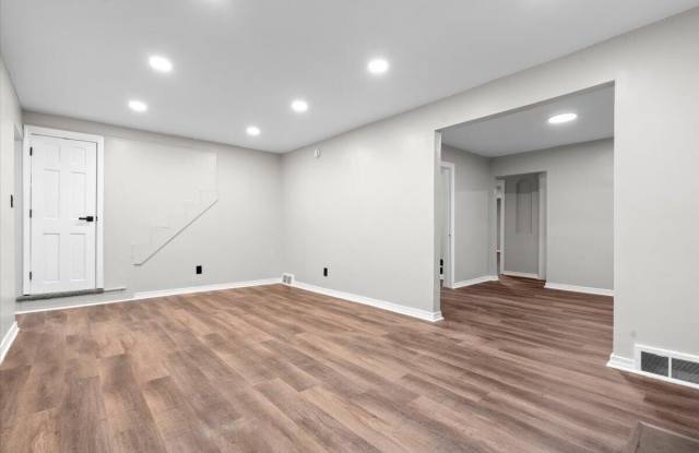 16682 Tracey Street Gallery 3