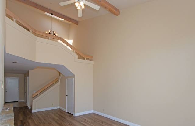 Gorgeous Townhome in Laguna Del Mar Community! Gallery 3