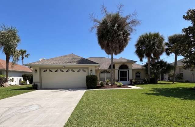 3BR Waterfront Home. Private Dock, Spacious Patio & Double Garage. photos photos