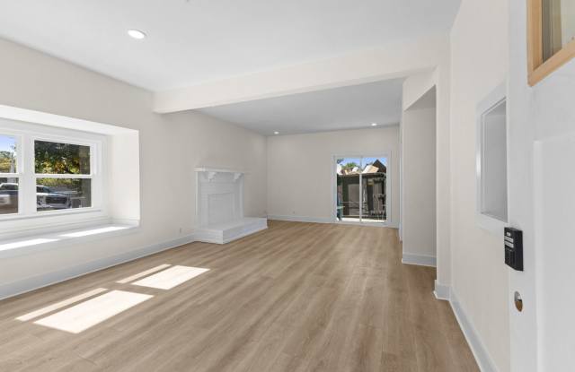 GREAT PRICE ON A 3 BD 1 BTH DUPLEX IN BELLEVUE. $1400 RENT. NEWLY REMODELED. Gallery 3