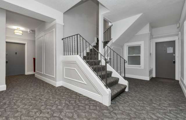 Oak Shrader Apartments Gallery 3