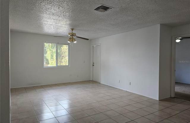 247 THORN TREE Place Gallery 4