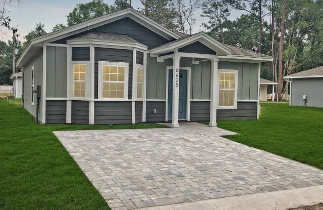 MOVE IN SPECIAL!!! 1/2 MONTH'S RENT OFF OF 2ND MONTH'S RENT - 6625 Osceola Street, Jacksonville, FL 32219