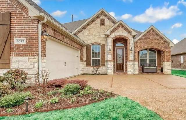 9822 Amberwoods Lane Gallery 2