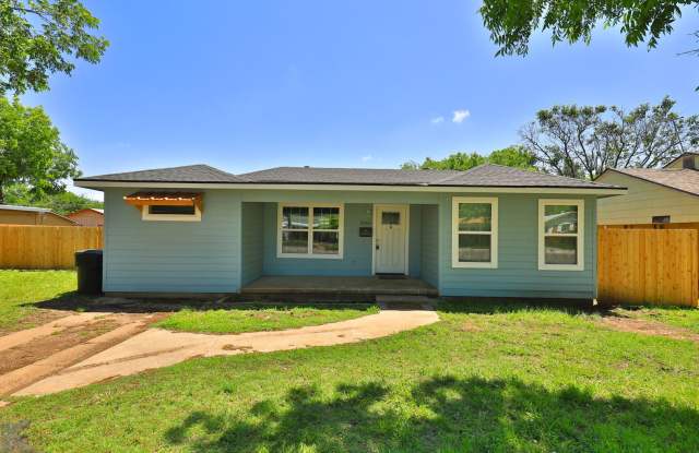 3 bed, 2 bath, updated with all appliances provided! - 2065 Sayles Boulevard, Abilene, TX 79602