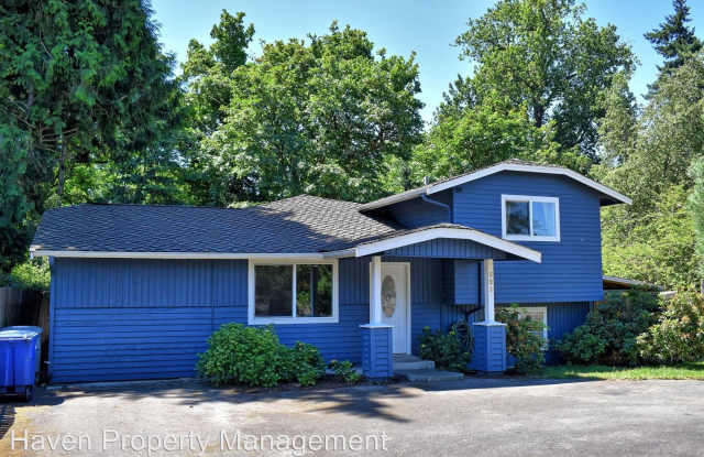 521 S 38th Ct Gallery 2