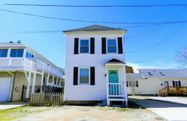 Come live at the Bay! Two Bedroom Willoughby Beach Cottage Available August 1st photos photos