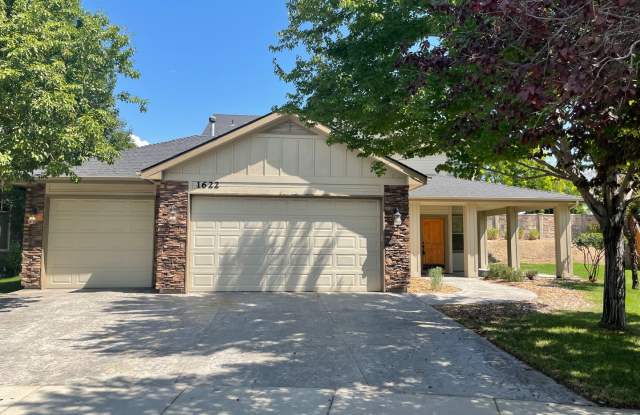 5-Bedroom Home in Meridian photos photos