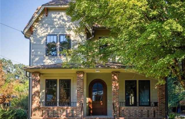 545 Page Avenue NE Gallery 3