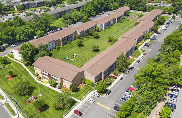 Gainsborough Court, Churchill Mews, and Copperfield Square Apartments & Townhomes photos photos