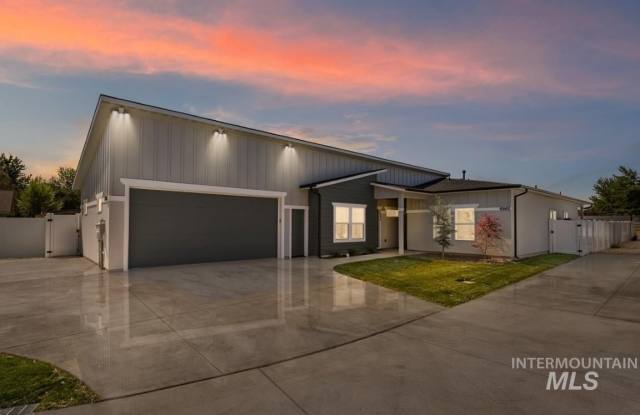 10494 W Shields Ave - 10494 West Shields Avenue, Ada County, ID 83714