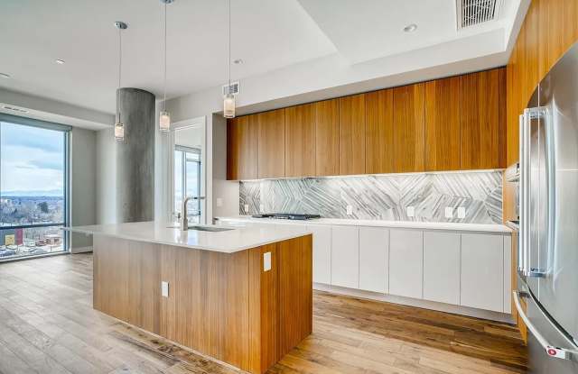 Spectacular Lakehouse Unit Gallery 1