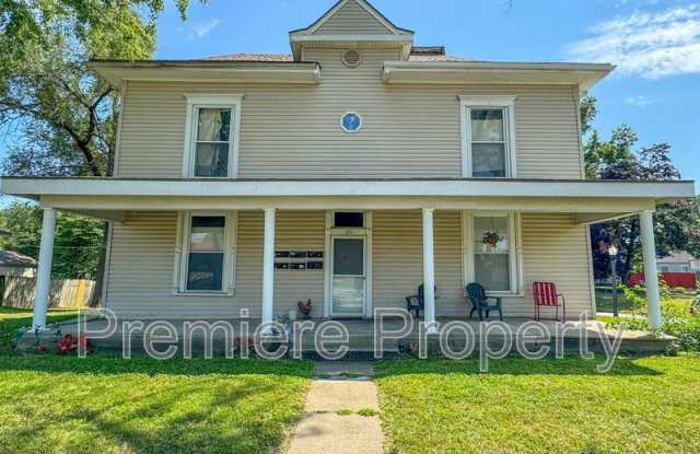 311 E Arthur St photos photos