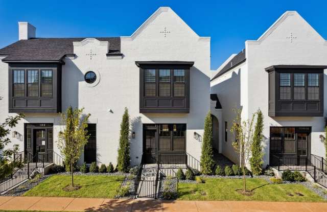 Townhome 2 bed 2.5 bath "The White Workroom" in The Heart of Selah photos photos