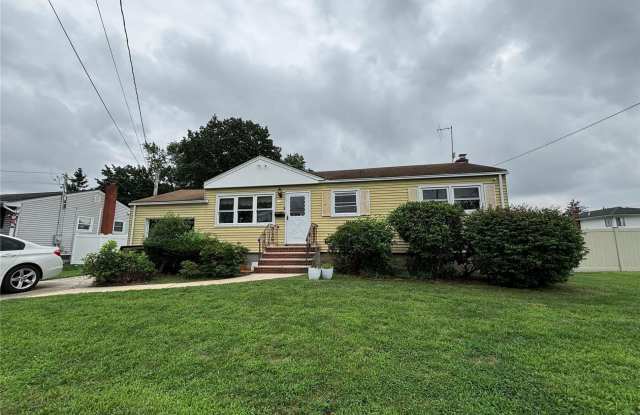 1150 America Avenue - 1150 America Avenue, West Babylon, NY 11704