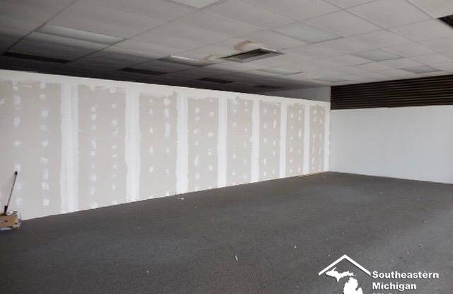 600 N TELEGRAPH Gallery 4