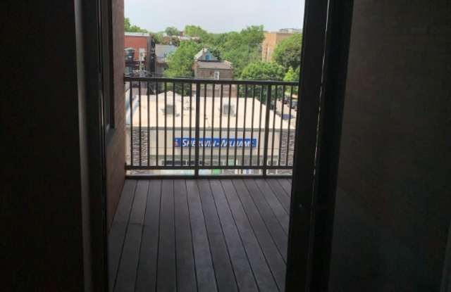 1655 North Western Avenue Gallery 3