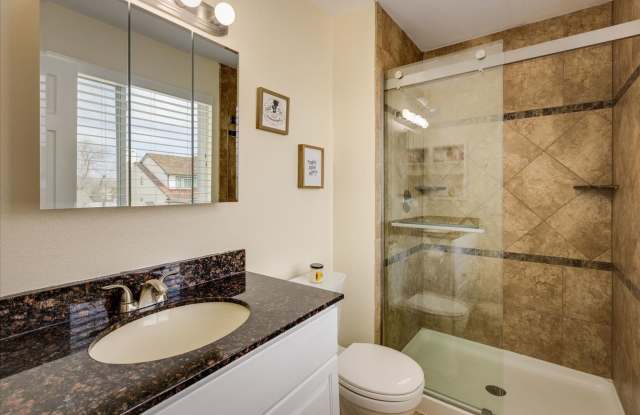 Beautifully updated 4Bd/3Ba Arvada Home photos photos