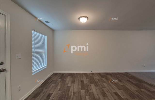 712 Maddux Drive Gallery 3