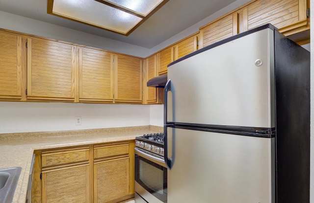 2479 Country Ln Gallery 1
