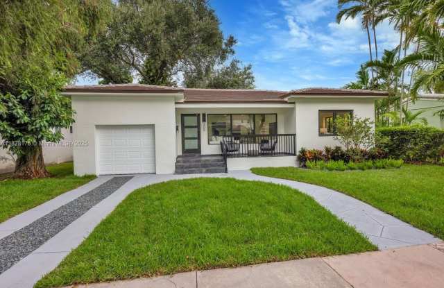 305 Fluvia Ave photos photos