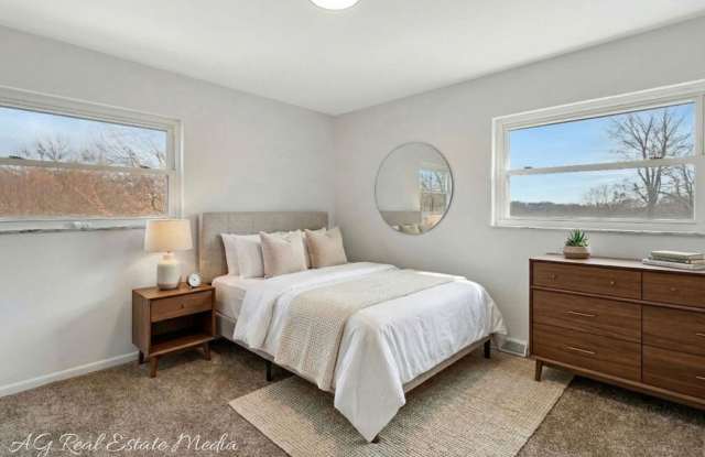 Renovated Ranch in Monroe Gallery 4