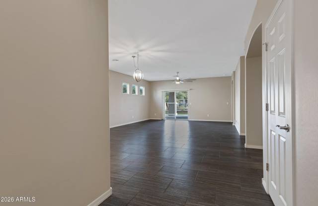 26239 N 166th Avenue Gallery 4