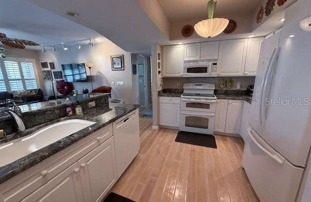 3806 GULF OF MEXICO Drive Gallery 4