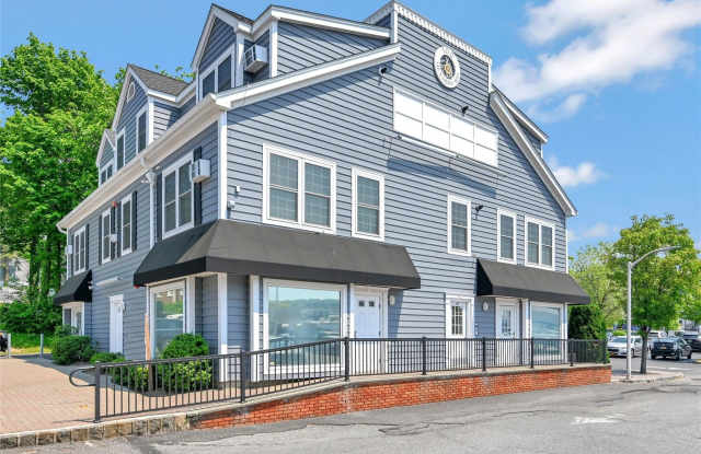 100 Mariners Way photos photos